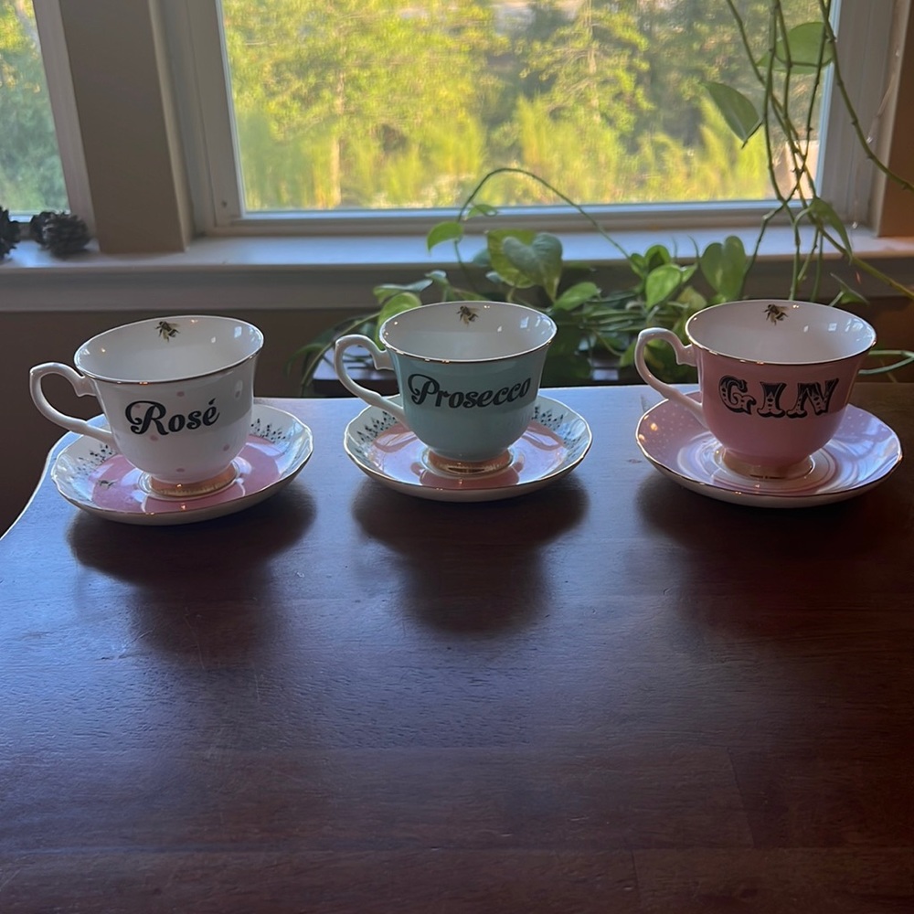 Yvonne Ellen Teacups only Rose available